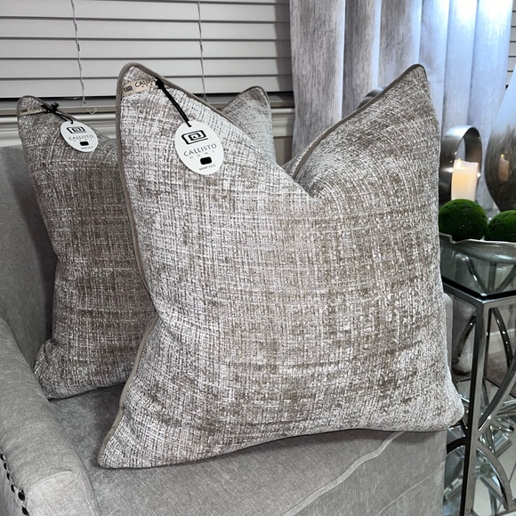 1-NWT CALLISTO HOME VELVET WEAVE DESIGN DECORATIVE THROW PILLOWS - Picture 9 of 17